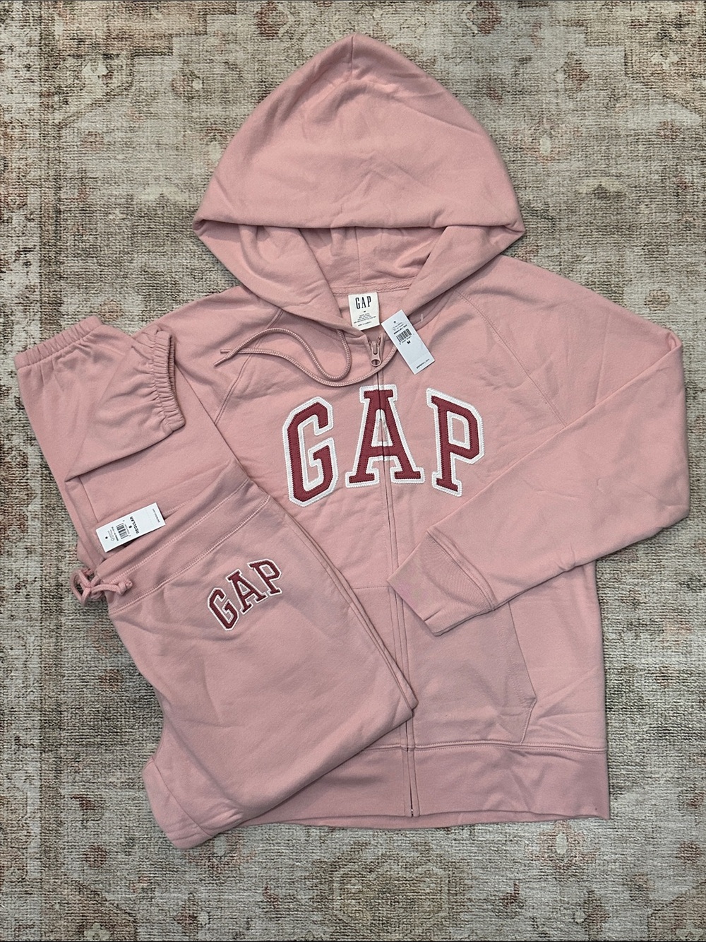 Woman’s NWTs Pink GAP 2 Piece Sweat Suit Set